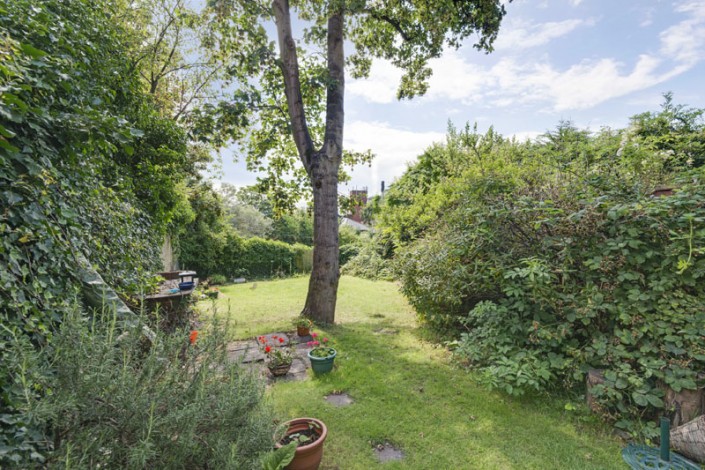 Thornbury Square, Highgate N6